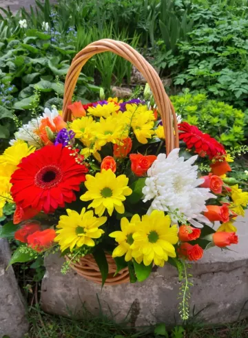 Корзина «Привет любимой» от интернет-магазина цветов в 