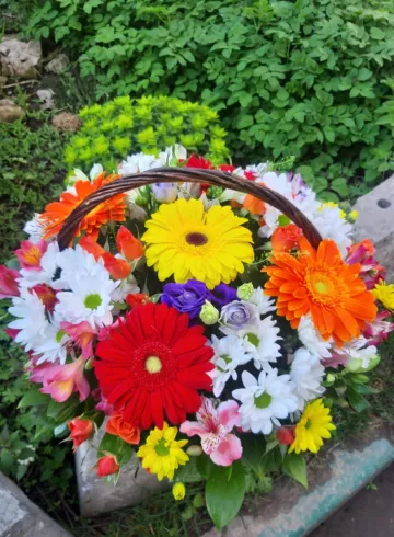 Композиция &laquo;Цветущий луг&raquo; от интернет-магазина цветов в 