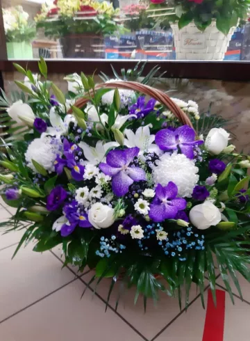 Композиция «Фиалковая корзина» от интернет-магазина цветов в 