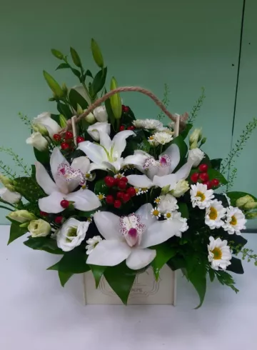 Ящик «Лилейное чудо» от интернет-магазина цветов в 