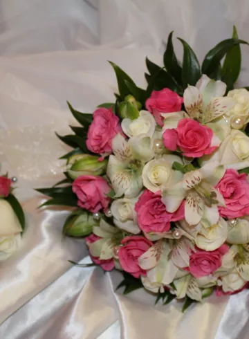 Букет невесты &laquo;Влюбленность&raquo; от интернет-магазина цветов в 