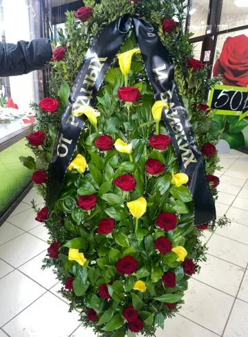 Большой венок с каллами от интернет-магазина цветов в 