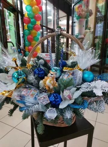корзина сладости и елочки