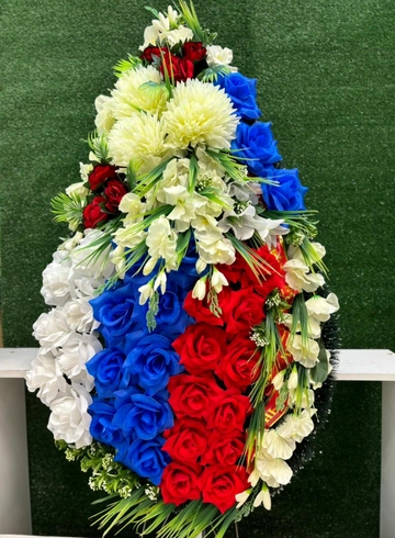 Венок искусственный триколор #4 от интернет-магазина цветов в 