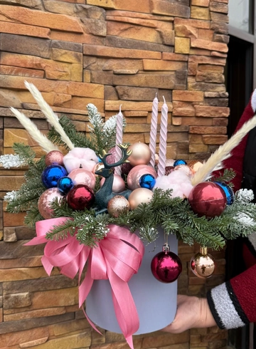 Новогодняя композиция 59 от интернет-магазина цветов в 