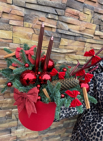 Новогодняя композиция 60 от интернет-магазина цветов в 