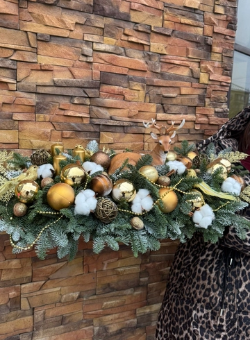 Новогодняя композиция 62 от интернет-магазина цветов в 