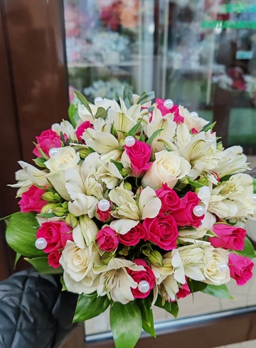 Свадебный букет Сильвия от интернет-магазина цветов в 