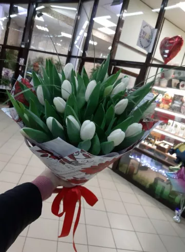 Букет белоснежных тюльпанов от интернет-магазина цветов в 