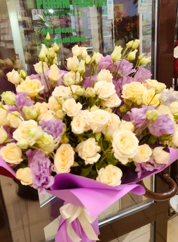 Сборный букет «Элегантность» от интернет-магазина цветов в 