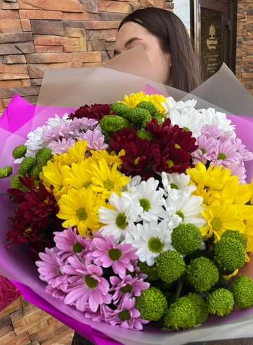 Сборный букет «Большой комплимент» от интернет-магазина цветов в 