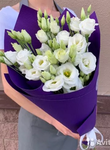 Букет из белых эустом от интернет-магазина цветов в 