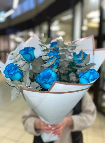 Букет синих роз Милашка от интернет-магазина цветов в 