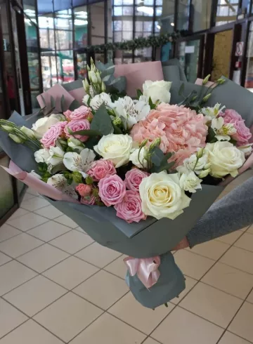 Букет «Альтери» от интернет-магазина цветов в 