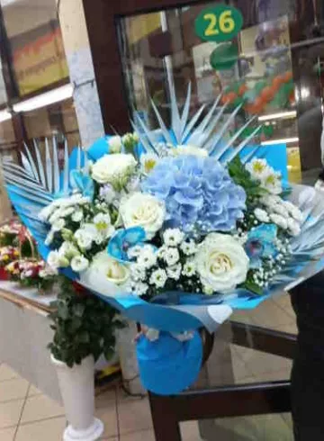 Букет «Потрясающий» от интернет-магазина цветов в 