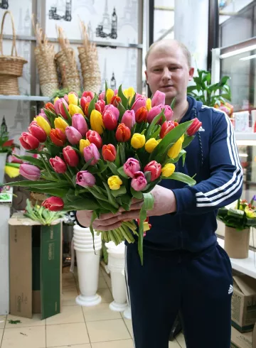 Букет Весенний вальс от интернет-магазина цветов в 