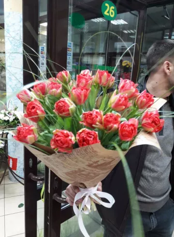 букет тюльпанов от интернет-магазина цветов в 