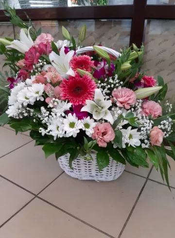 Сборная корзина #7 от интернет-магазина цветов в 